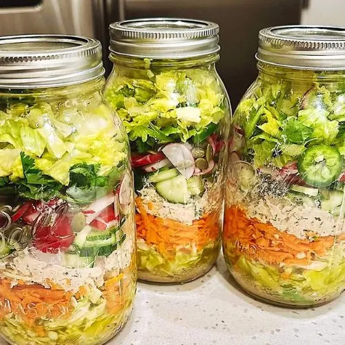 Salată Mason Jar – Emily Carter