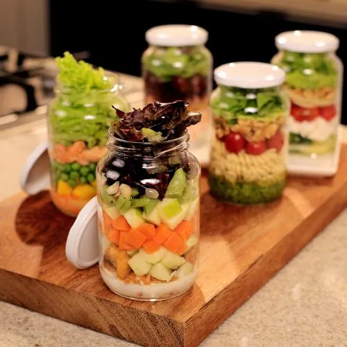 Salată Mason Jar – Sophie Bennett