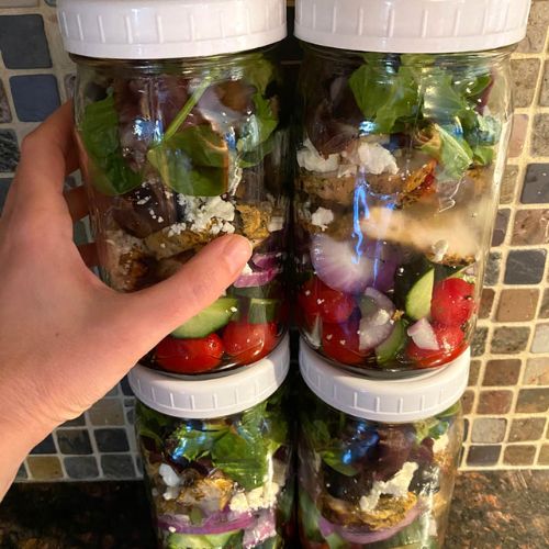 Salată Mason Jar – Hannah Collins